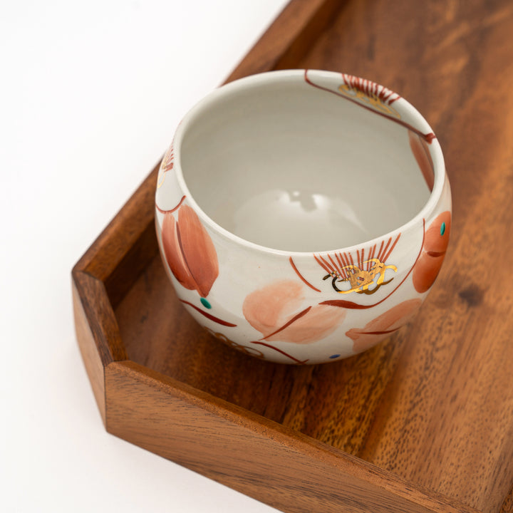 Kutani Ware Hand-Painted Ippuku Bowl Camellia and Arabesque by Kokuzougama 虚空蔵窯