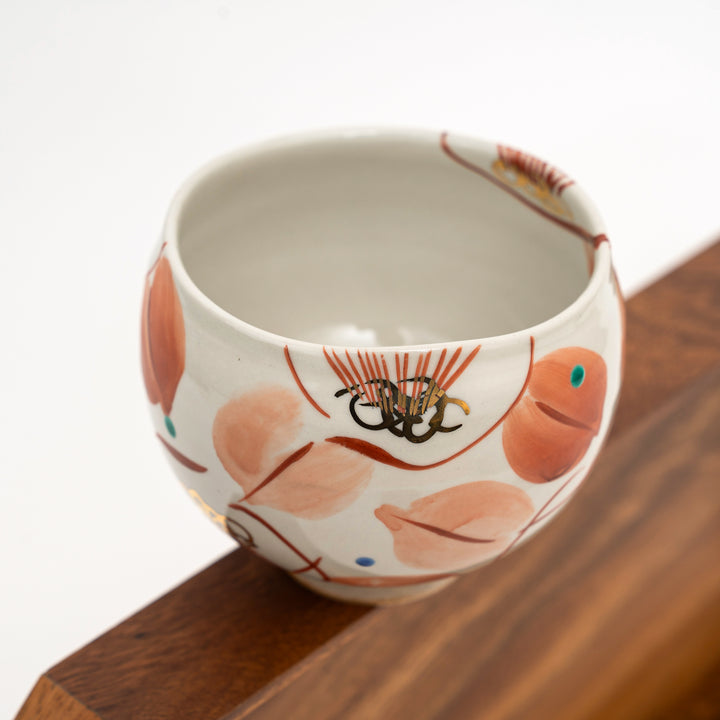 Kutani Ware Hand-Painted Ippuku Bowl Camellia and Arabesque by Kokuzougama 虚空蔵窯