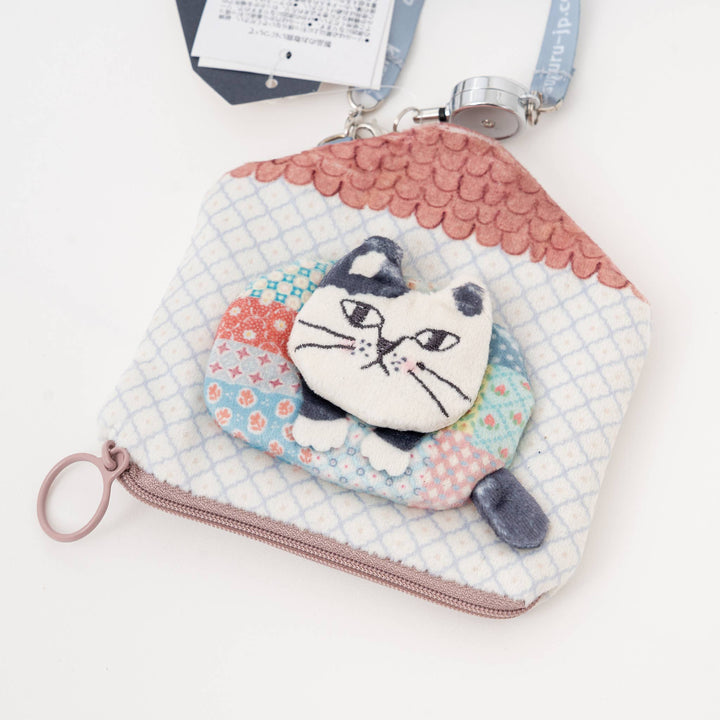 Kusuguru Japan Cat House-Shaped Pass Case & Coin Purse