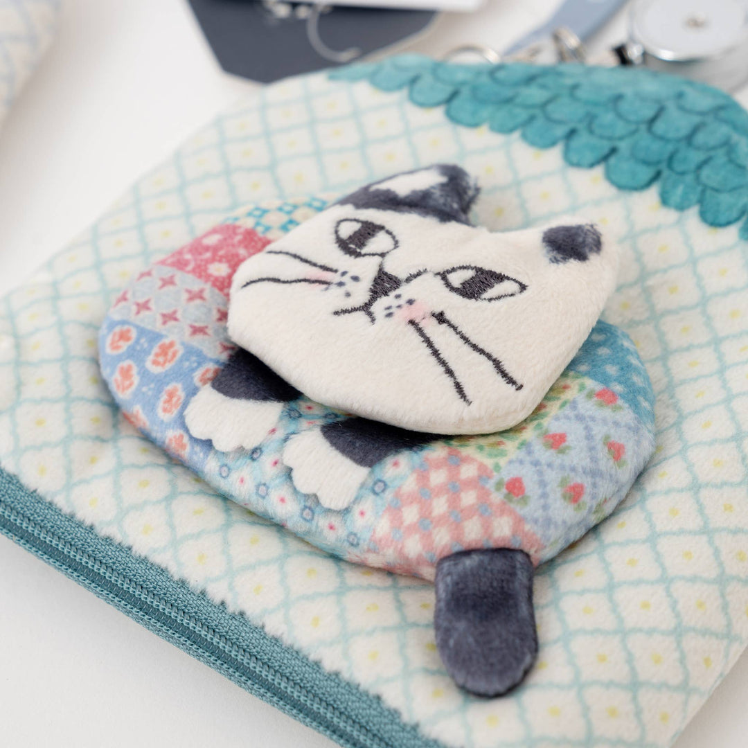 Kusuguru Japan Cat House-Shaped Pass Case & Coin Purse