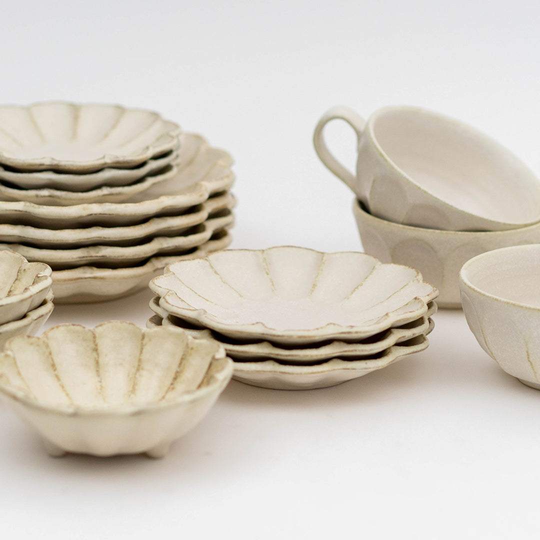 White Rinka 12-Piece Japanese Dinnerware Set – Service for 4