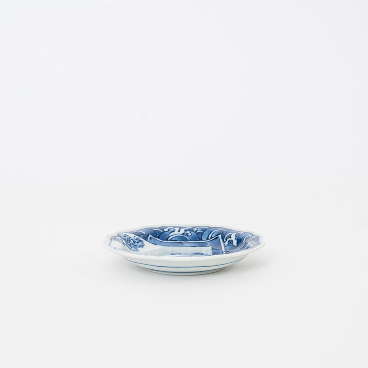 Profile view of 10.5cm Hasami-yaki small plate showing 1cm height and stackable design.