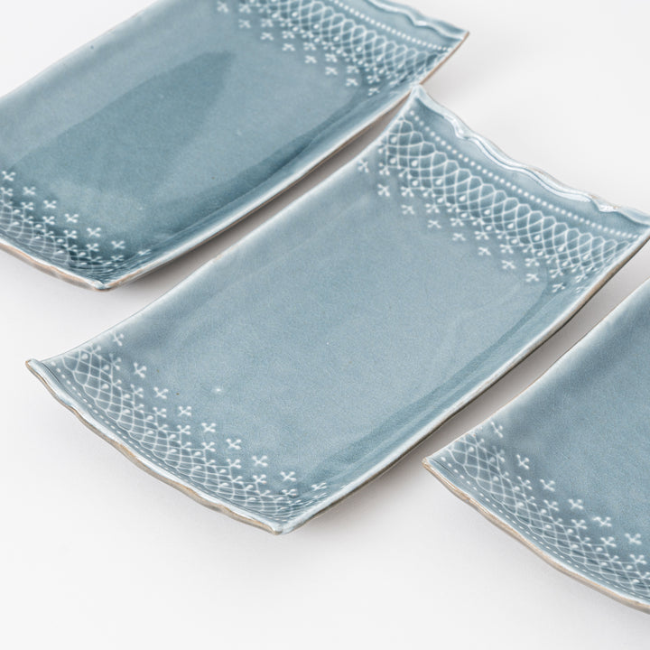 Close-up lace-inspired rim detail on Mashiko ware Japanese ceramic serving platter, microwave and dishwasher safe, made in Japan