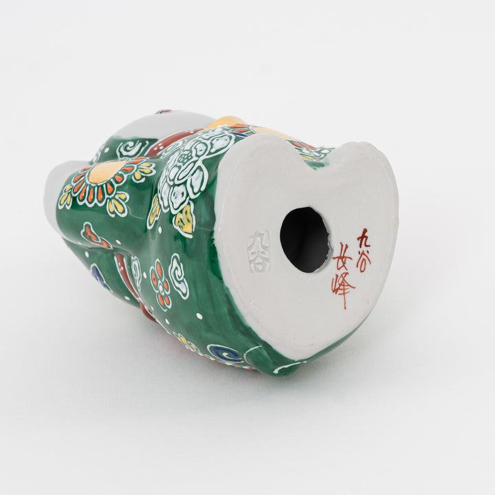 Detail of real gold overglaze and hand-painted patterns on Kutani Maneki Neko