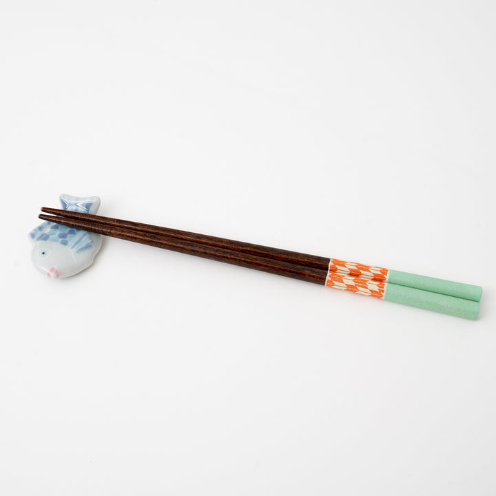 Cute Fish Chopstick Rest – Handpainted Japanese Porcelain, 3 Colors