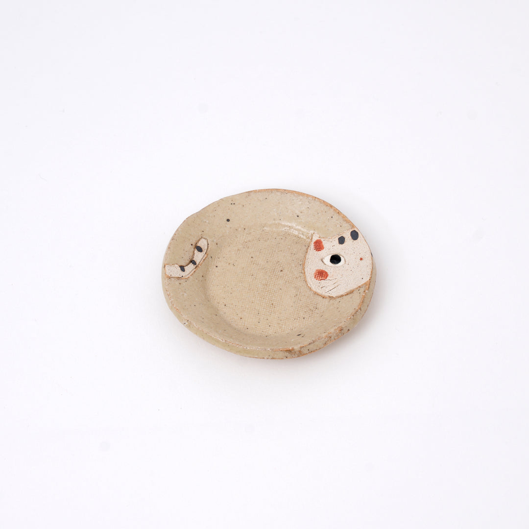 Cute round cat dish handmade in Japan