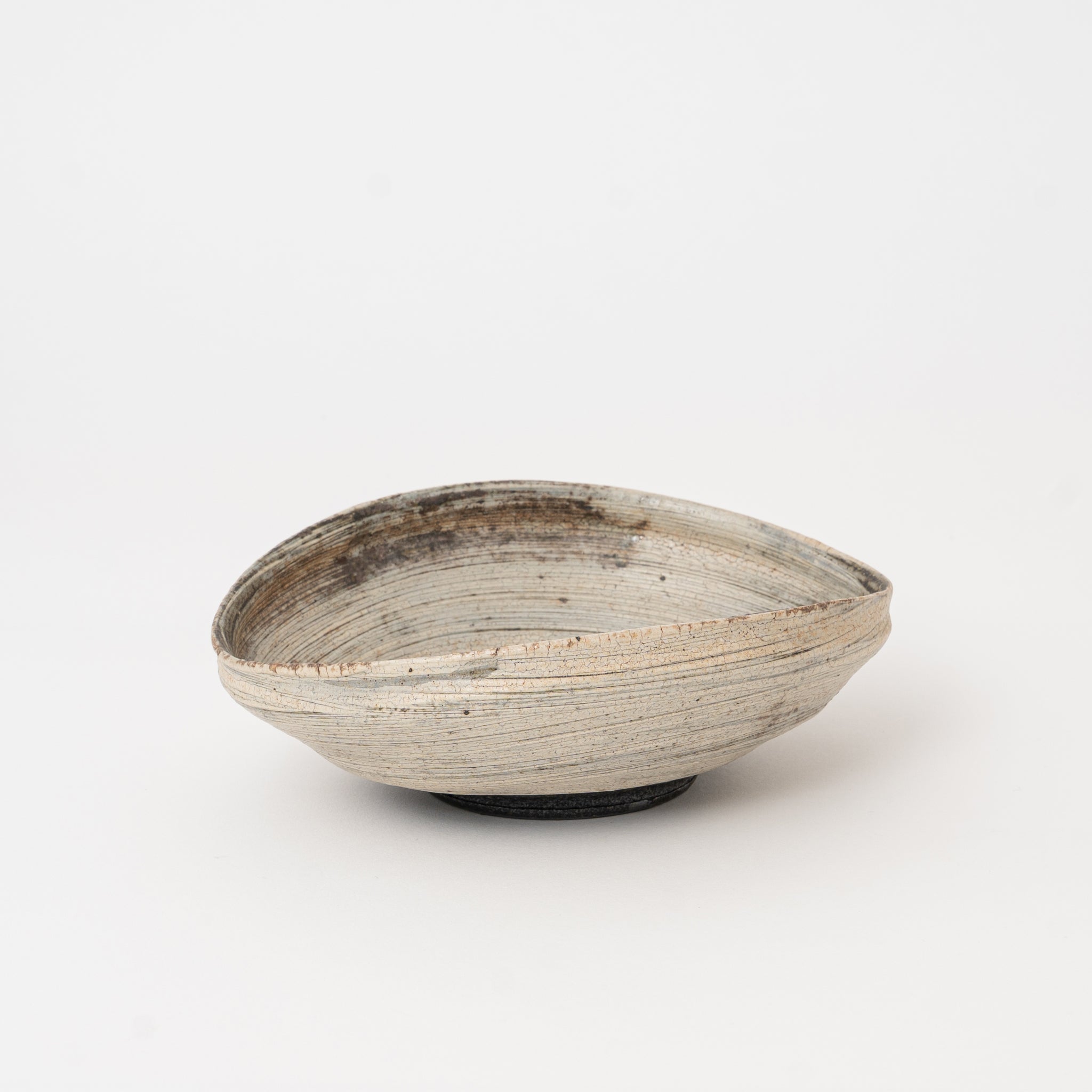信楽焼 Shigaraki ware 茶碗 Tea Bowl 井村侊生 K07 Shigaraki Ware Oval Bowl | Japanese Wabi-Sabi Pottery – Great Zakka