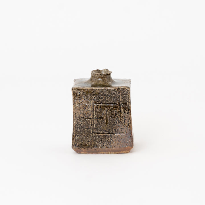Shigaraki Ware Mini Vase – Dark Earth Square