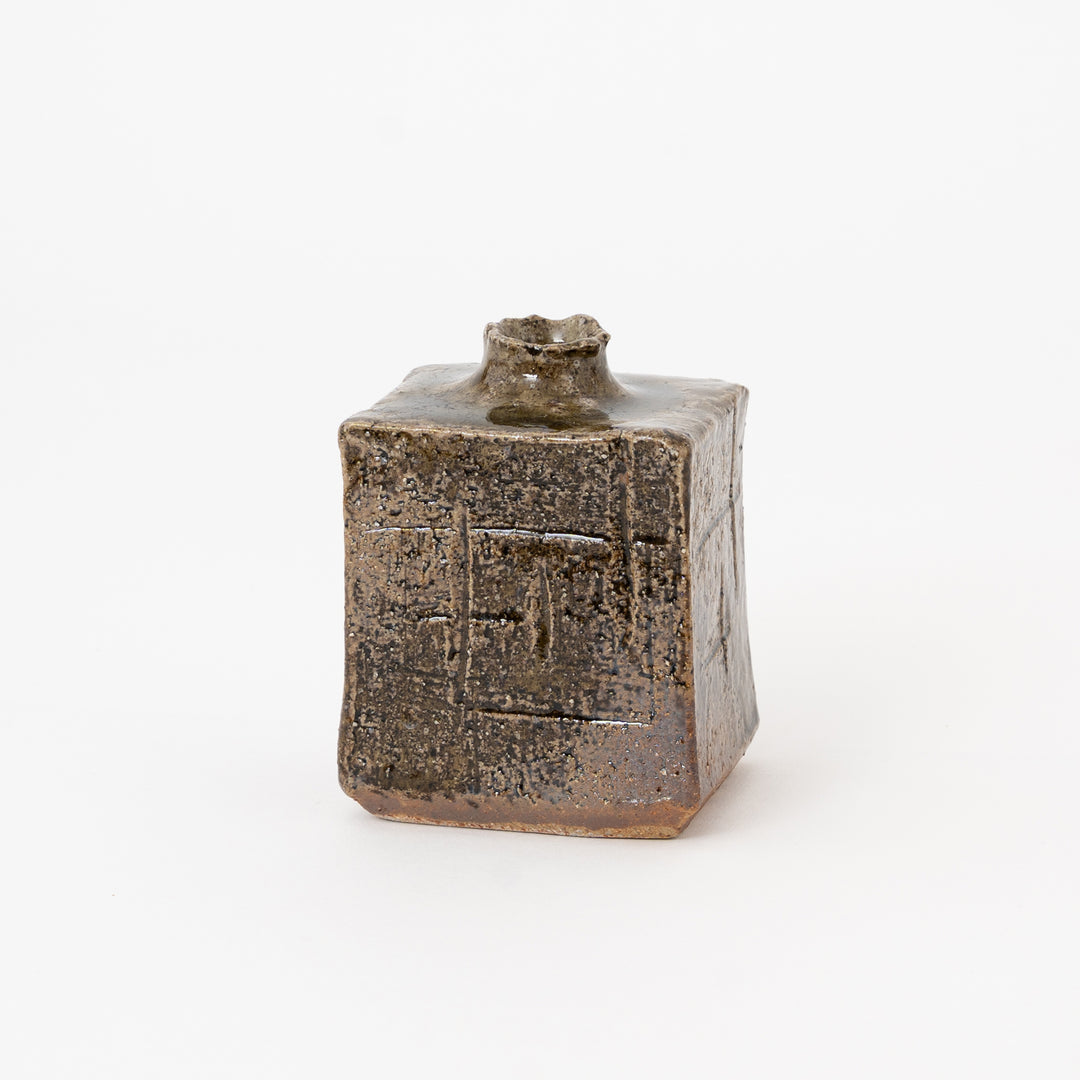 Shigaraki Ware Mini Vase – Dark Earth Square