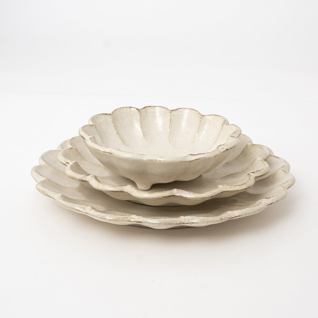 White Rinka 3-Piece Japanese Dinnerware Place Setting