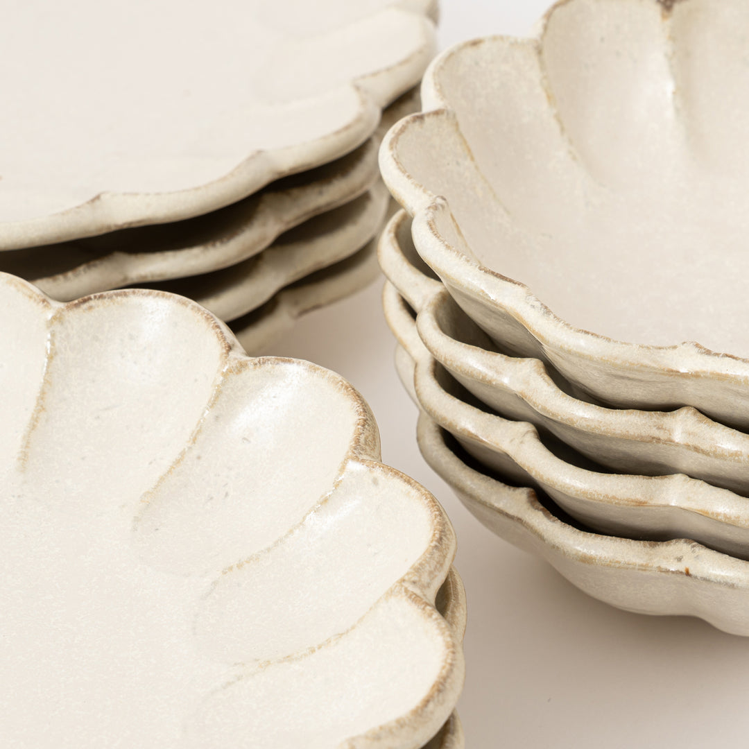 White Rinka 12-Piece Japanese Dinnerware Set – Service for 4