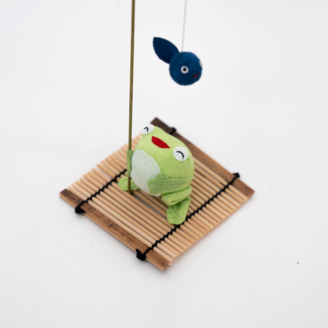 Ryukodo Frog and Tadpole Figurine