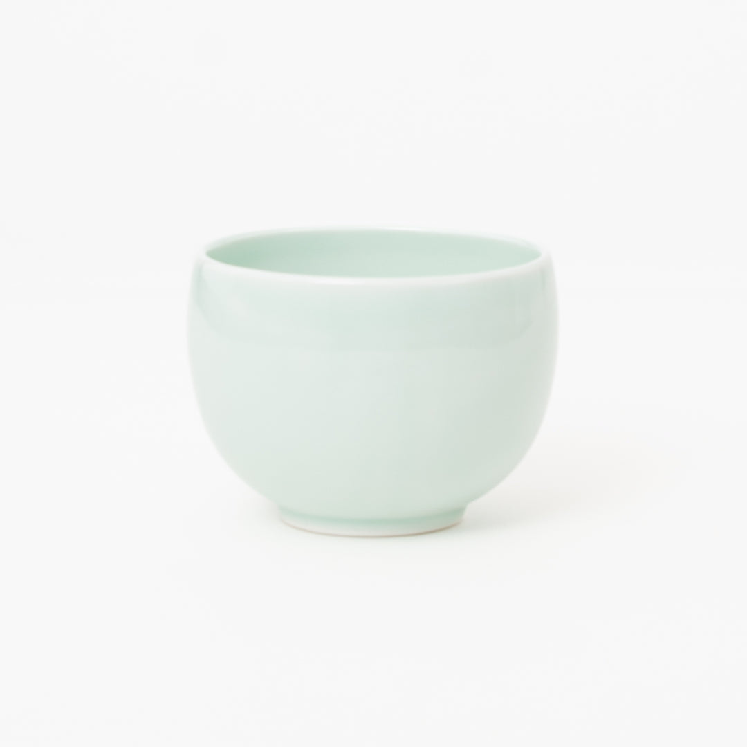 Japanese matcha chawan TY1430 in soft green celadon glaze