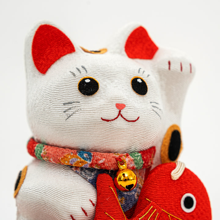 Lucky Cat with Sea Bream