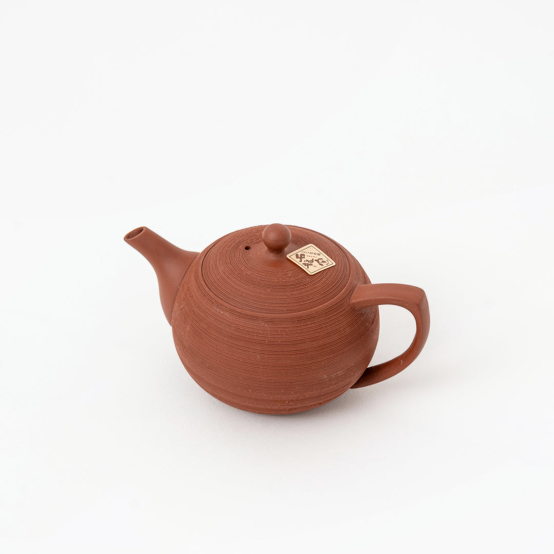 Pine-bark-inspired Matsukawa texture on Tokoname pottery teapot