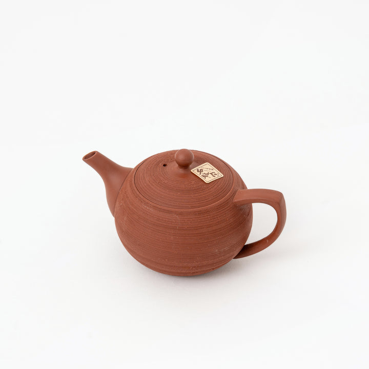 Pine-bark-inspired Matsukawa texture on Tokoname pottery teapot