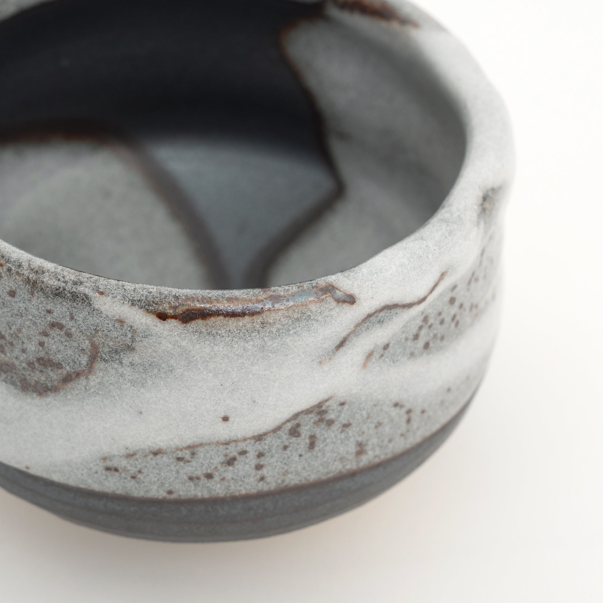 Mino Ware Shino Glaze Matcha Bowl - Exquisite White and