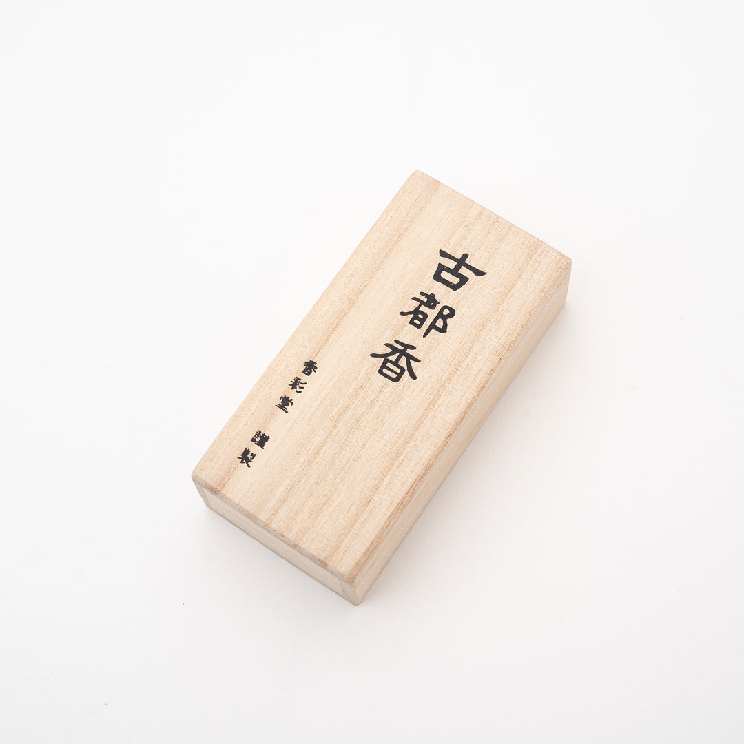 Kousaido Paulownia Wood Box – 30 Short Incense Sticks