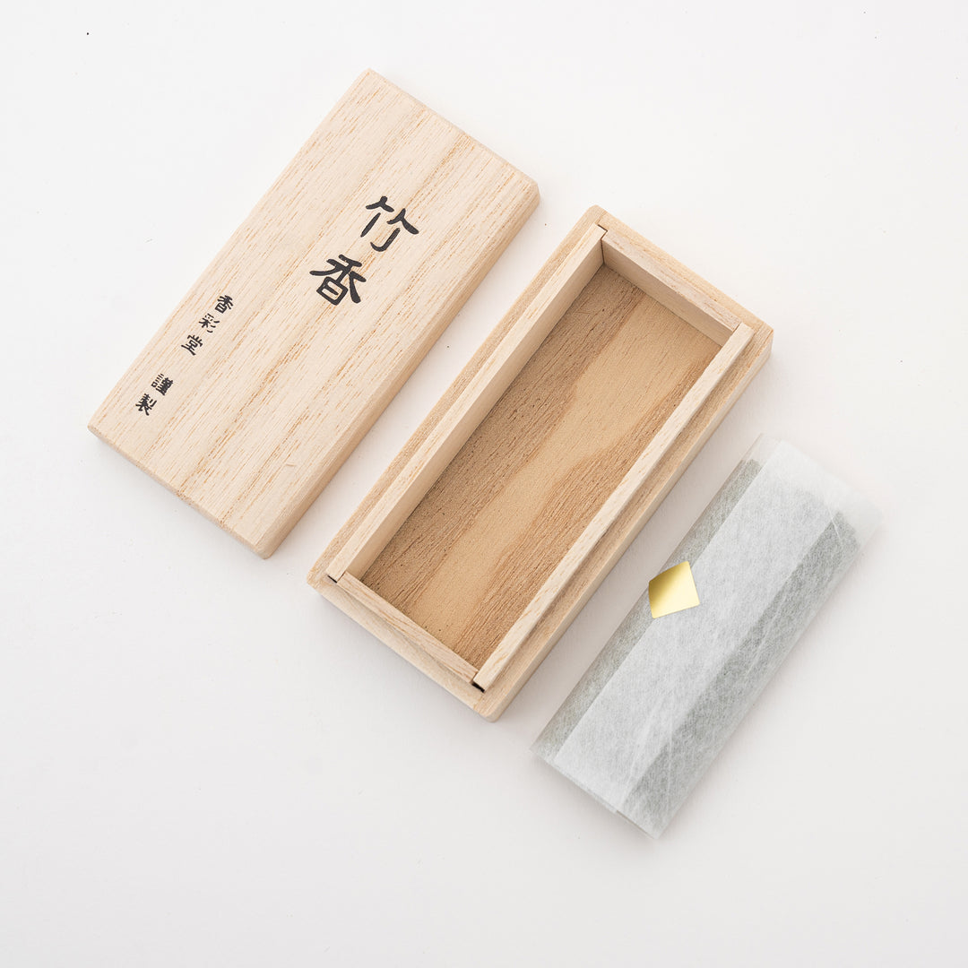 Kousaido Paulownia Wood Box – 30 Short Incense Sticks