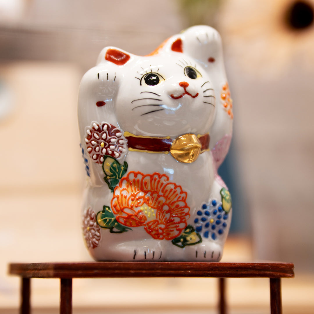 Kutani Chrysanthemum Lucky Cat