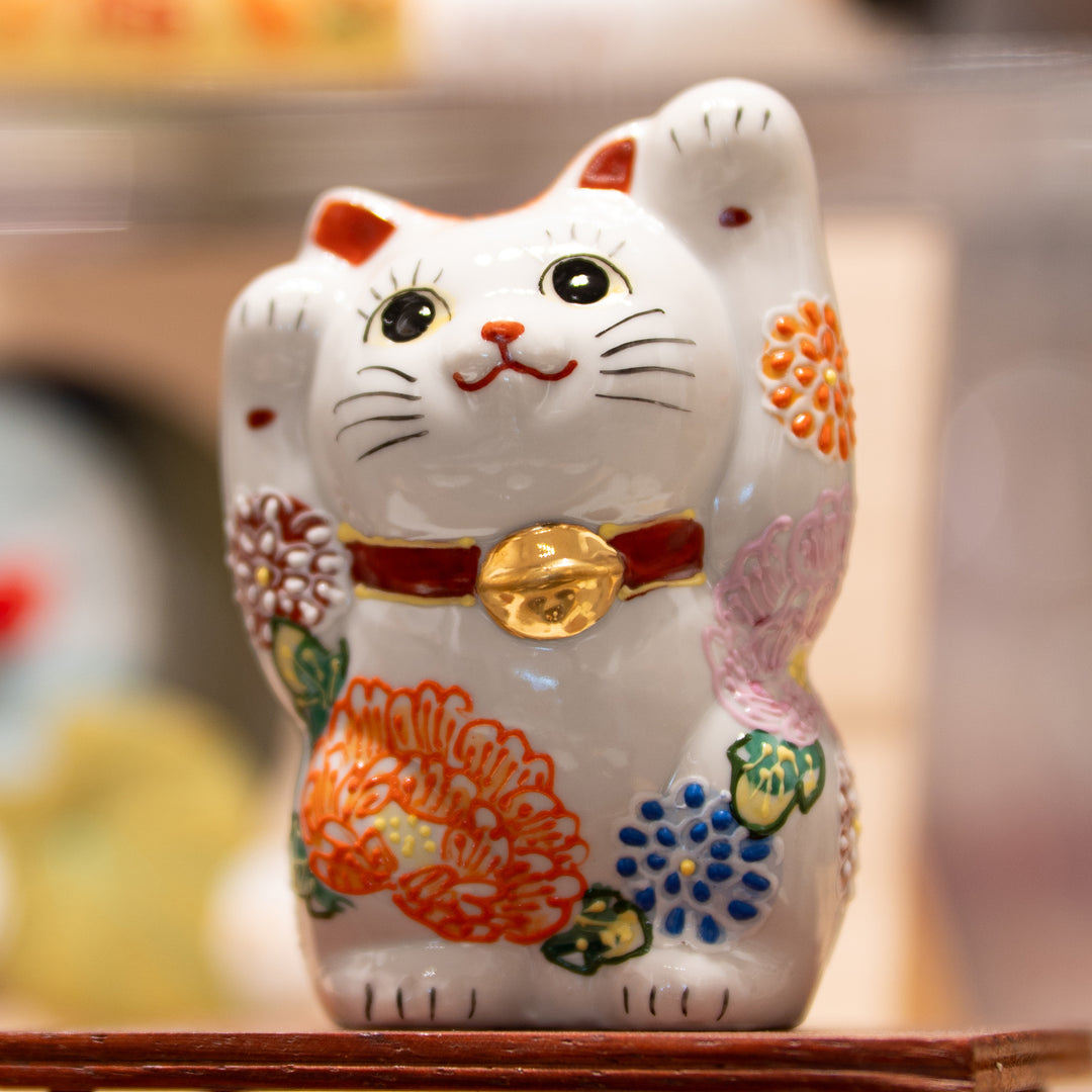 Kutani Chrysanthemum Lucky Cat