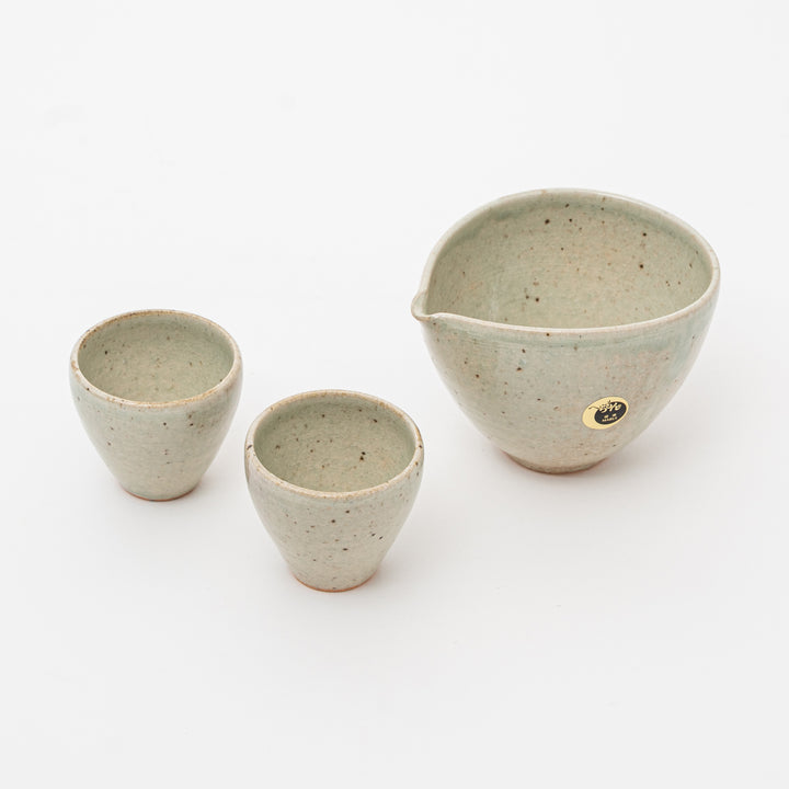 Handcrafted Shigaraki White Bīdoro Katakuchi and Cups