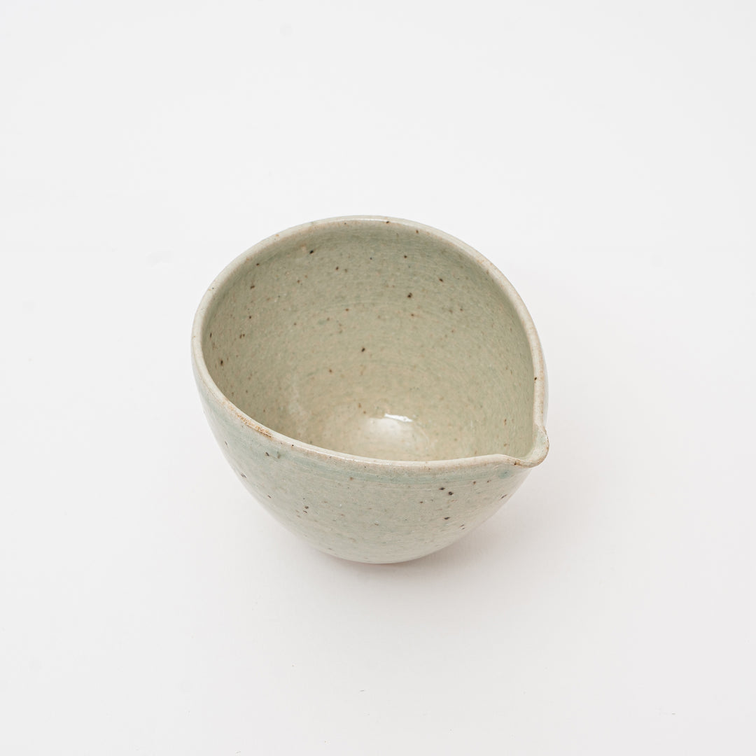 Handcrafted Shigaraki White Bīdoro Katakuchi and Cups