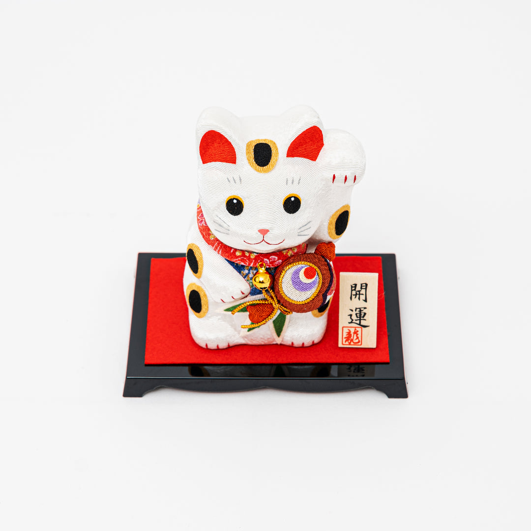 Handmade Japanese chirimen-zaiku beckoning cat
