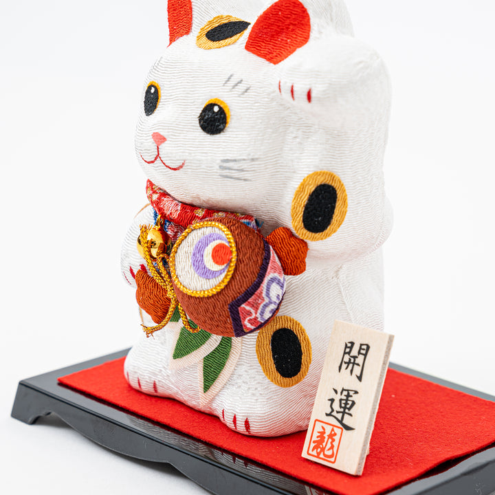 Hand made Japanese chirimen-zaiku beckoning cat