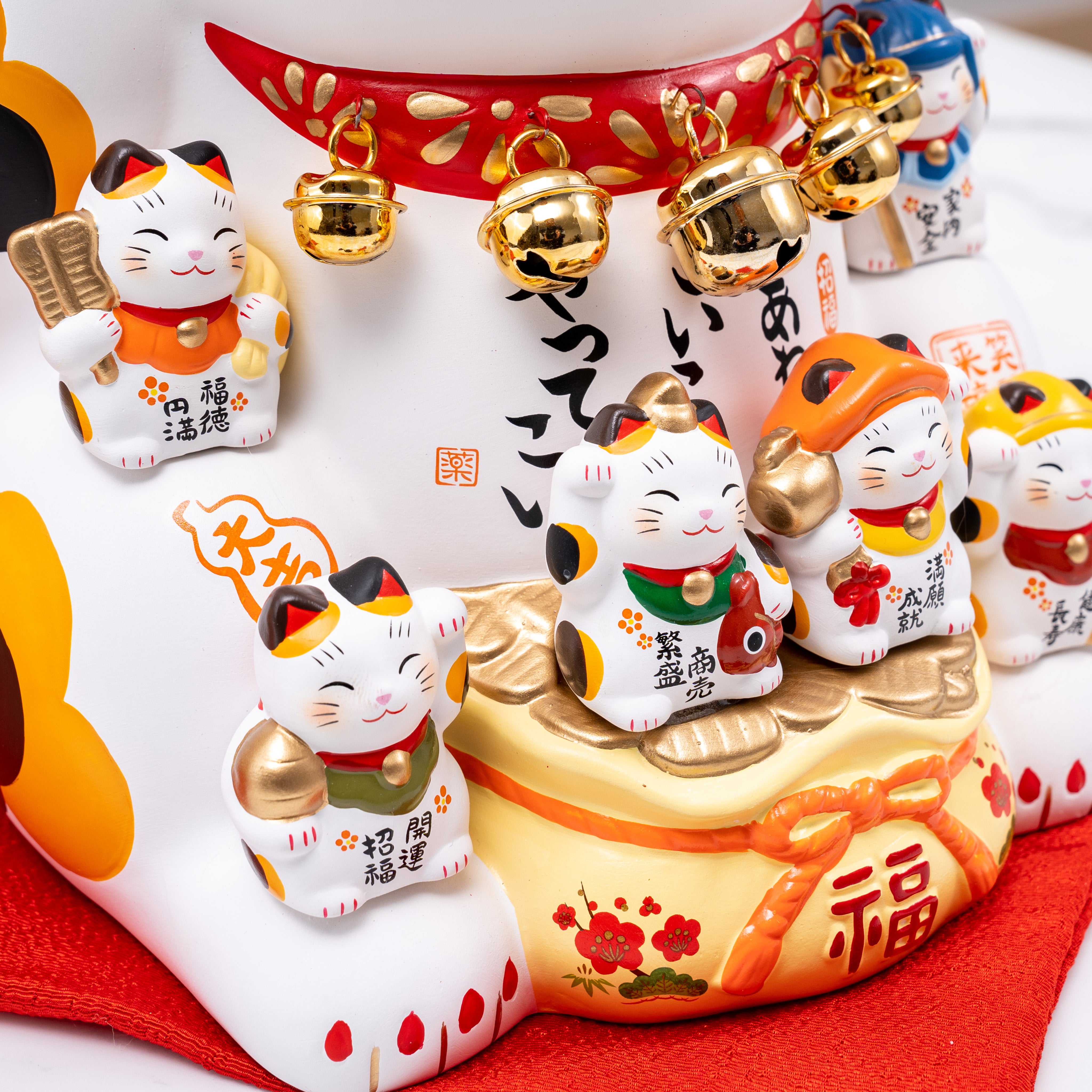 Hand Painted Japanese Yakushi Kiln Seven Lucky God Lucky Cat