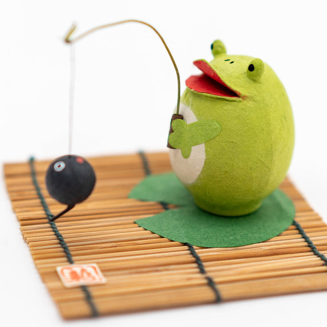 Ryukodo Handmade Washi Fishing Frog Figurine