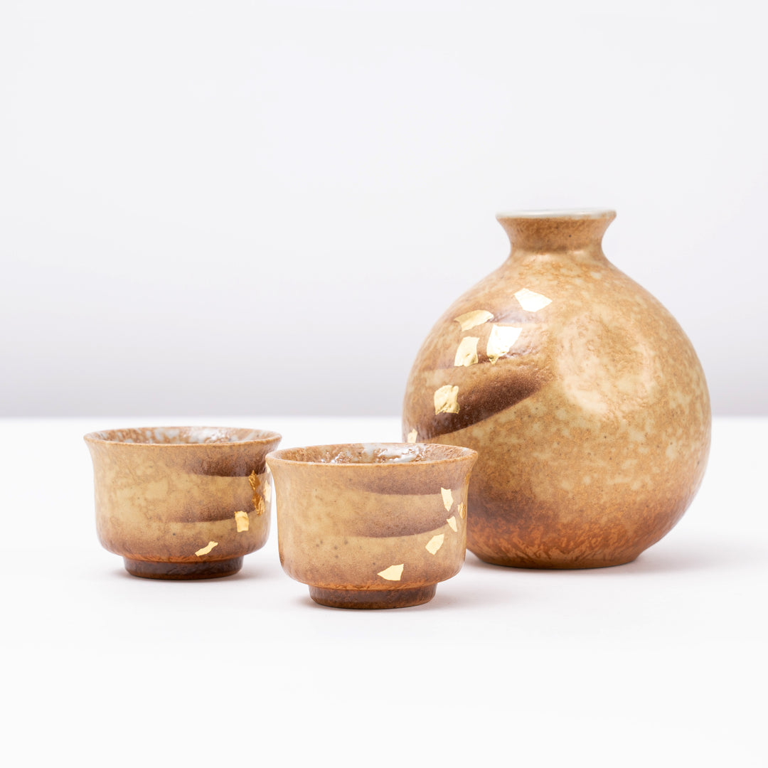 Kutani Ware Handmade Gold Leaf Sake Bottle and Cups Gift Set