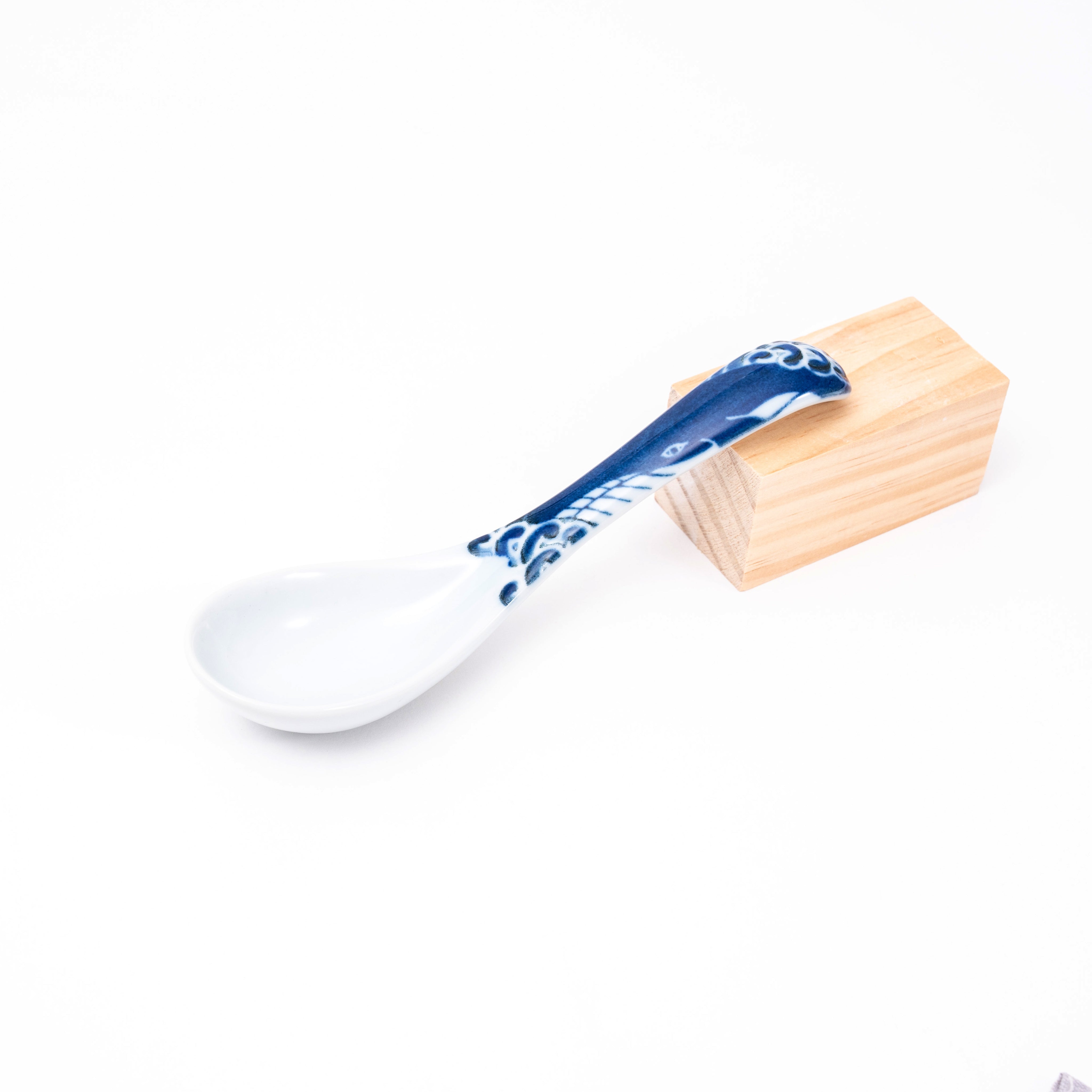 Japanese Mino Ware Blue Pattern Soup Spoon – Porcelain Ramen Spoon