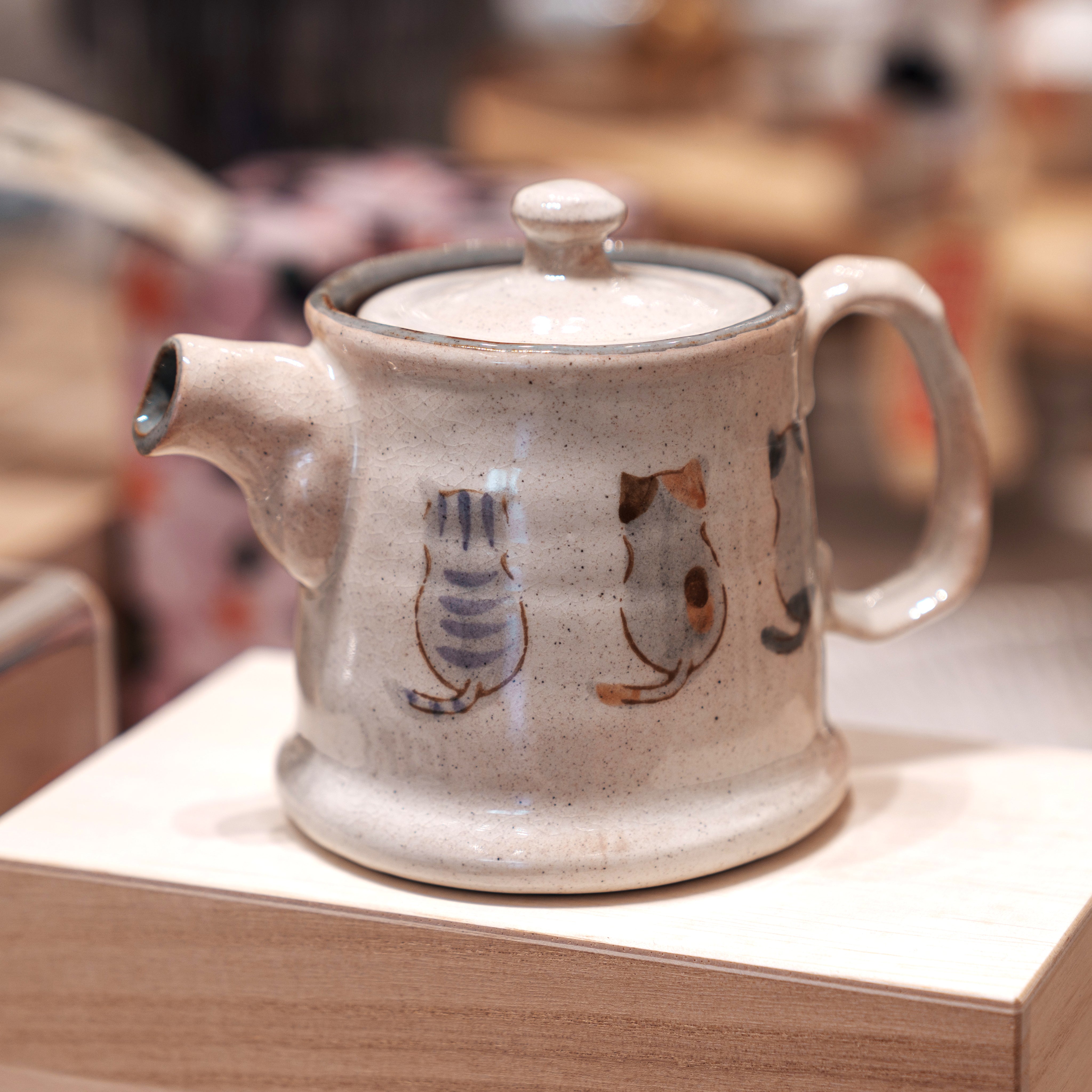 Handmade Seto-yaki Tea Pot with Hand-painted Cat Design, Japanese