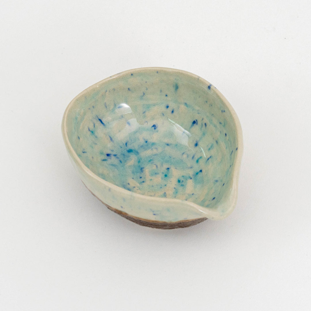 Japanese Handcrafted Crackle Glazed  Lipped Bowl Mino Ware