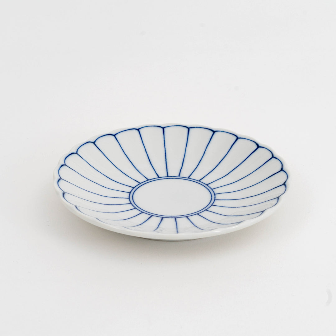 HASAMI Ware Blue and White Porcelain Chrysanthemum Shape Plate 15.2cm