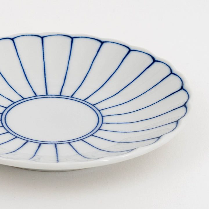 HASAMI Ware Blue and White Porcelain Chrysanthemum Shape Plate 15.2cm