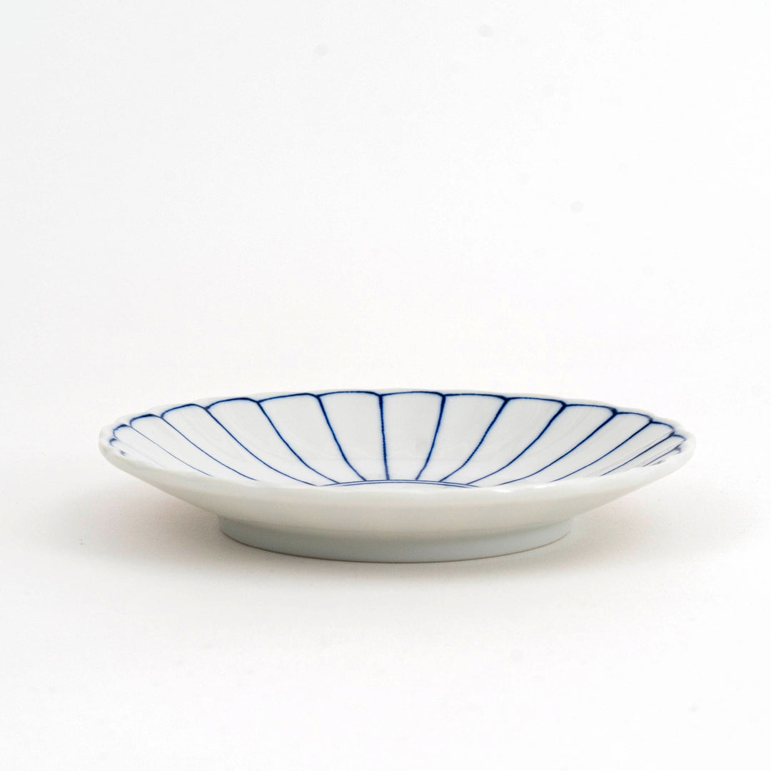 HASAMI Ware Blue and White Porcelain Chrysanthemum Shape Plate 15.2cm