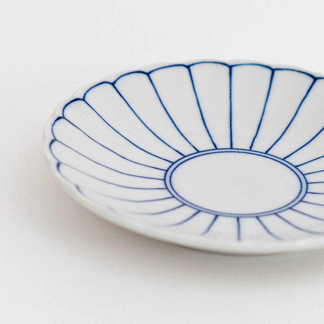 HASAMI Ware Blue and White Porcelain Chrysanthemum Shape Plate 15.2cm