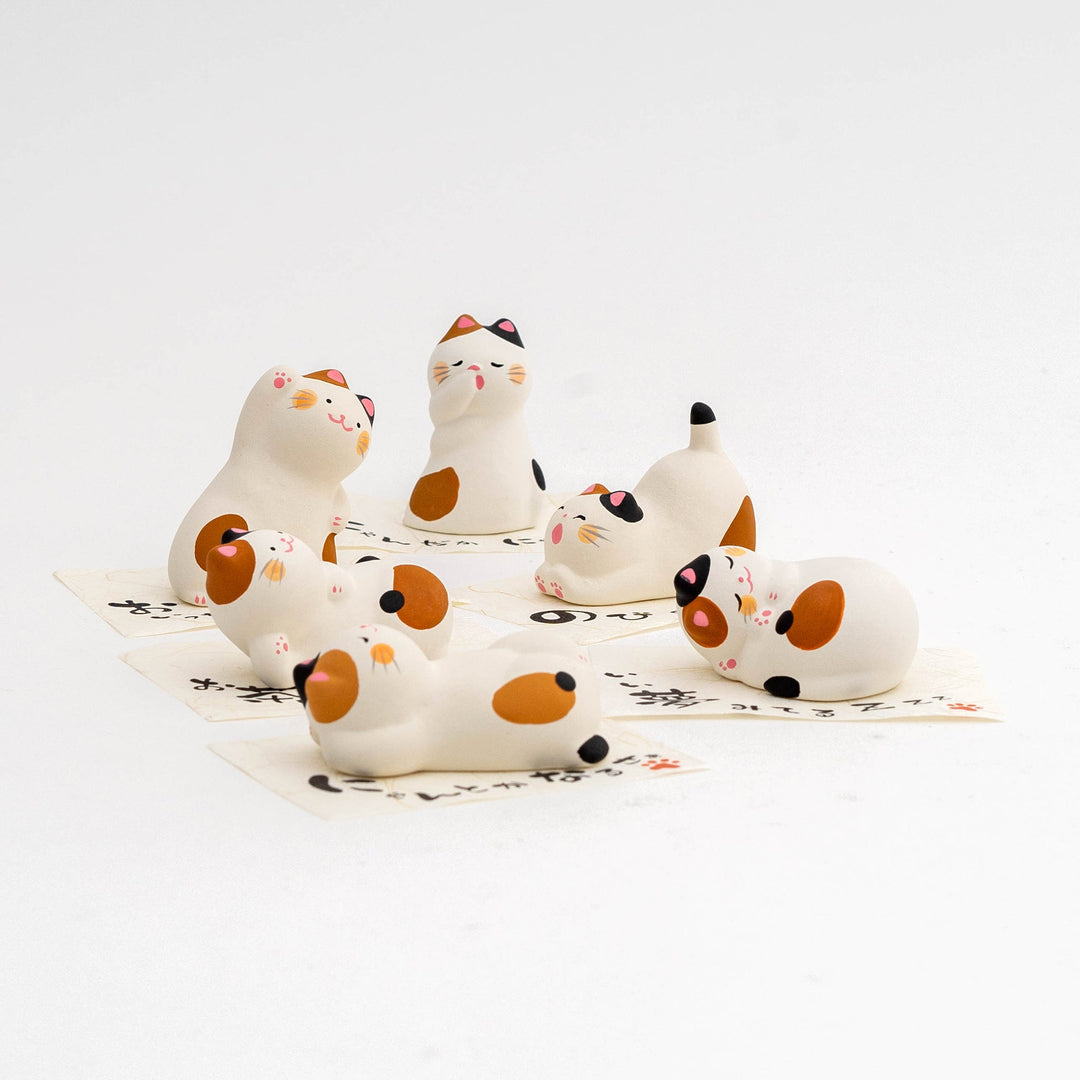 Ryukodo Ceramic Cute Cat Figurine