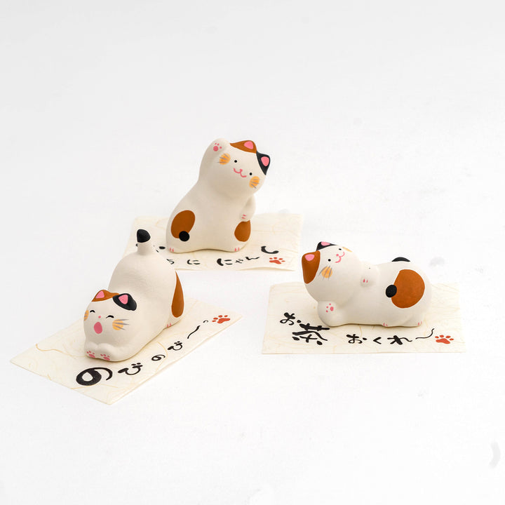 Ryukodo Ceramic Cute Cat Figurine